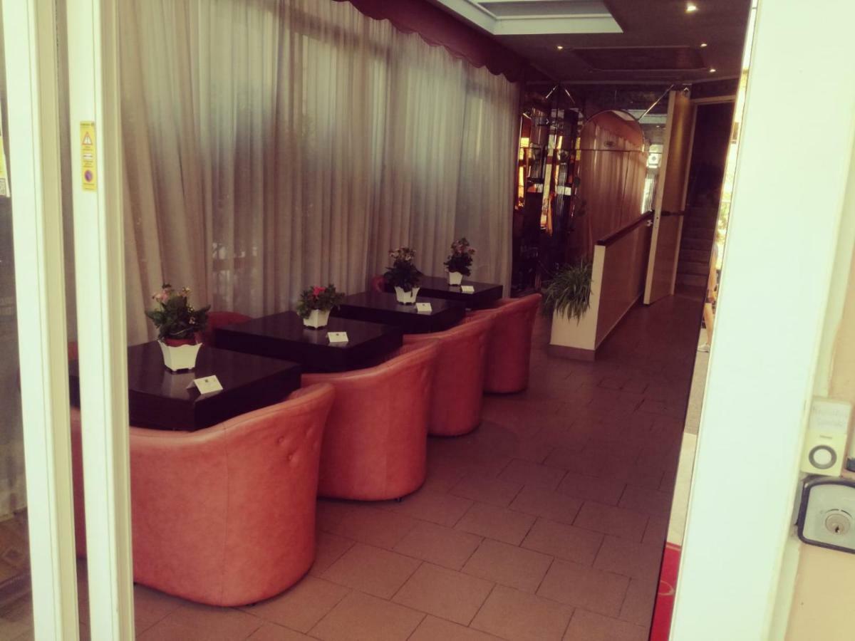 Hotel Residence Maria Grazia Rimini Extérieur photo
